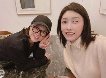 김숙, '식빵언니' 김연경과 정다운 투샷..."비도 오고 그래서"
