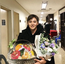 '미스터트롯' 이도진, 마스터 김준수 뮤지컬 관람 인증샷 "초대 감사합니다"