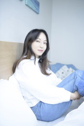 왁스, 9개월만 신곡 '집으로 데려다줘' 발매