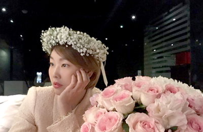 한혜진, 생일 화관 쓰고 미모 뽐내....생일 인증샷 공개