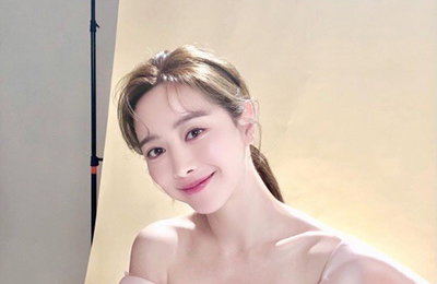 홍수아, 화장품 광고 촬영 근황..인형같은 미모 뽐내
