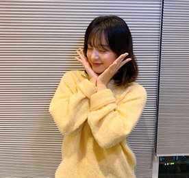 김지원, 꽃받침한 상큼 미모 뽐내