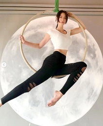 클라라, 고난도 동작도 척척 인증샷 공개