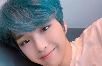 강다니엘, 화려한 청록빛 헤어 스타일 '눈길'