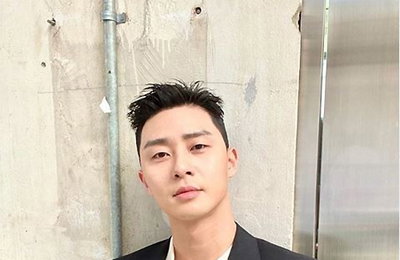 박서준, 헤어스타일 변신…"밤톨이X 파인애플O"