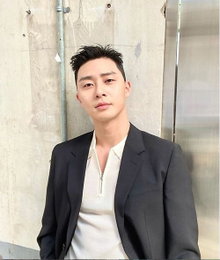 박서준, 헤어스타일 변신…"밤톨이X 파인애플O"