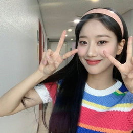 에이프릴 나은, 청순+러블리한 새내기 미모 자랑