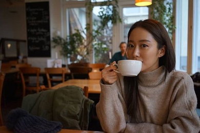 전혜빈, 요리솜씨 자랑… 절친 장희진 위한 한 상