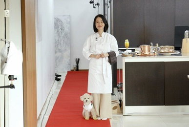 이정현, 집 테라스에서 애프터눈티…'우아한 일상'