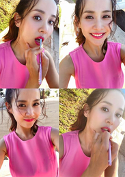 조여정, 핫핑크로 시선강탈…'눈길'