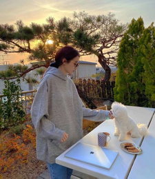 강민경, 여유로운 시간 보내는 집 공개