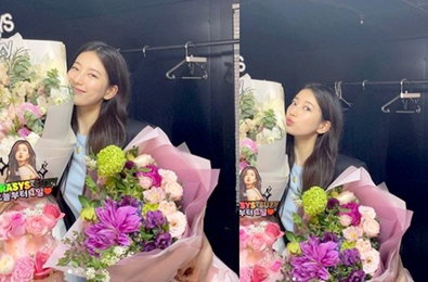 수지, 꽃다발 들고 활짝 '눈길'
