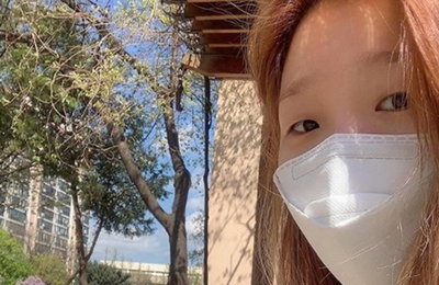 박소담, 반려견과 산책 “오늘도 힘내세요”