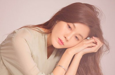 김하늘, 방부제 미모 자랑...‘우아함의 정석’
