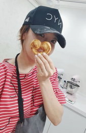 소유진, 빵 만들기 실력도 수준급…"엄마랑 함께 빵 배우고 만드는 시간"