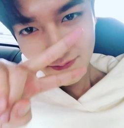 이민호, 데뷔 14주년 자축…'팬 여러분들 정말 감사합니다'