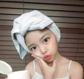 배우 정시아, 딸 서우 근황 공개...인형 미모