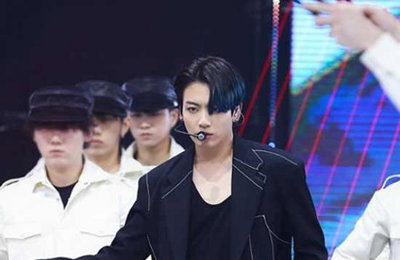 방탄소년단 정국, 무대 비하인드 포토서 강렬 카리스마 뽐내…