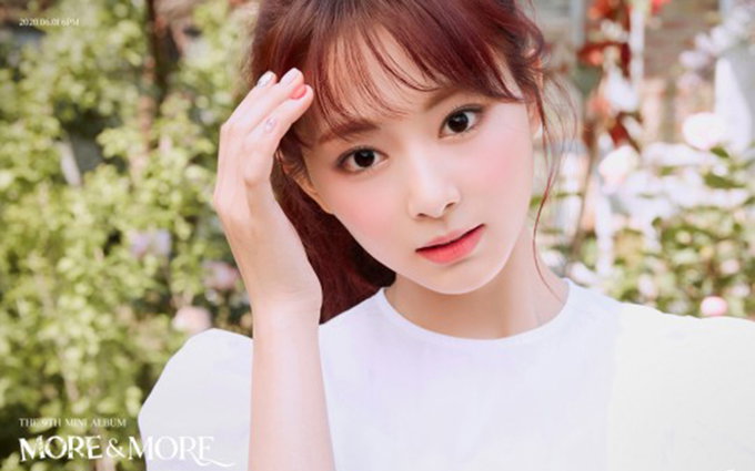 트와이스 쯔위, 만개한 걸그룹 대표 비주얼 '인형 미모'