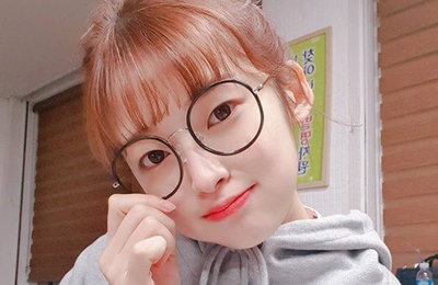 오마이걸 아린, 동그란 안경 쓰고 귀여운 매력 뿜내...'눈길'