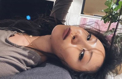 마마무 화사, 치명 셀카 자랑…'편하게 누워서 찰칵!'