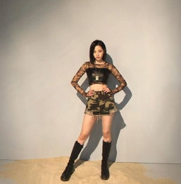 에이프릴 진솔, 큐티 벗고 시크+섹시 장착...성숙미 뽐내