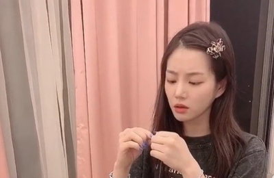 이유비, 크롭티에도 늘씬한 보디라인...비즈 팔찌로 플렉스
