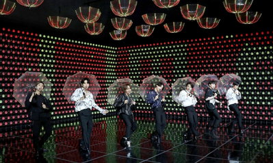 75만명 본 BTS 온라인 콘서트…"세계 최대 규모 유료공연"