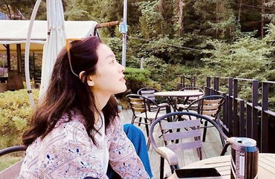 한지민 근황 공개, 인형 같은 옆선 자랑..."장마철 조심하시길"
