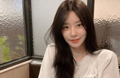 이주빈, 흰 티만 입어도 완벽한 청순 미모...'눈길'