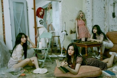 여자친구, 새 앨범 콘셉트 포토 최초 공개…위태로운 소녀들