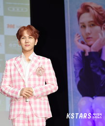 [포토] "꿈과 희망 드리고파" 김수찬, "미스터트롯 이후 신곡 '엉덩이' 발표..감개무량하다"