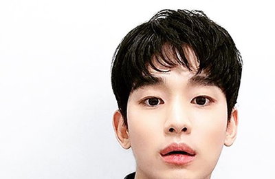김수현, '청순 섹시' 정면 셀카 투척