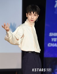 [포토] 원더나인의 전도염, 카리스마 넘치는 눈빛과 손 포즈