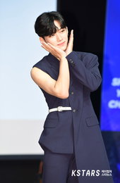 [포토] 원더나인의 정택현, 꽃미남의 정석 포즈는 꽃받침