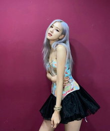 블랙핑크 로제, 신비로운 은발....요정 비주얼 자랑