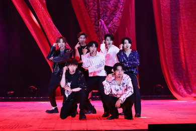 BTS "방방콘", 75만명 봐...기네스 세계기록 등재