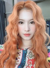 트와이스 사나, 과즙미 넘치는 미모를 자랑 '눈길'