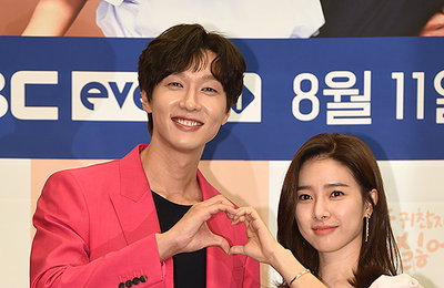 [포토]  '연애는 귀찮지만' 지현우-김소은, 환상의 케미 기대해주세요~