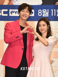[포토]  '연애는 귀찮지만' 지현우-김소은, 환상의 케미 기대해주세요~