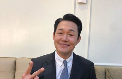 박성웅 ‘오케이 마담’ 관람 부른 섹시 슈트핏, 미소에 심쿵