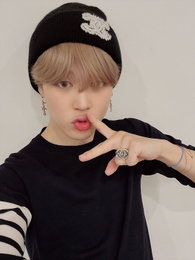 방탄소년단 지민, 귀여운데 섹시한 비주얼 자랑