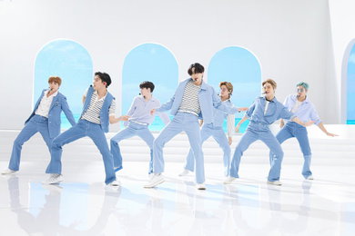 방탄소년단 "다이너마이트", 영국 싱글 18위…3주째 상위권 유지
