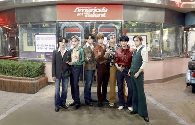 BTS, 영국 오피셜 싱글 21위 기록…한 달째 상위권