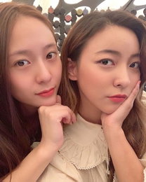 에프엑스 루나, 크리스탈과 다정 투샷 “수정이랑 데이트”