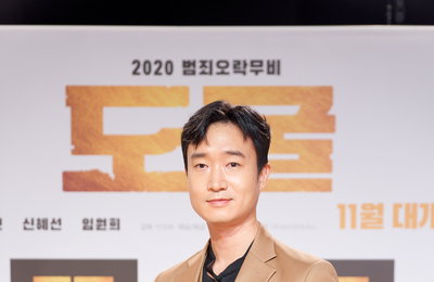 [포토] 영화 '도굴' 조우진, "정장 벗고 새털같이 가벼운 인디아나 존스같은 캐릭터…아재미 탑재"