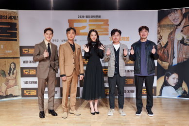 [포토] 영화 ‘도굴’ 박정배 감독, “캐스팅? 이제훈 또래 배우 중 연기 탑…신혜선은 평소 팬”