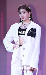 [포토] 가수 키아라 '강렬하고 엣지있는 포즈로'