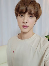 방탄소년단 진, 세상 혼자 사는 비주얼..청순 미남의 표본