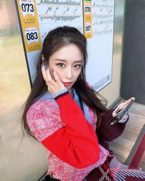 지연, 버스 정류장에 강림한 첫사랑 느낌…'눈길'